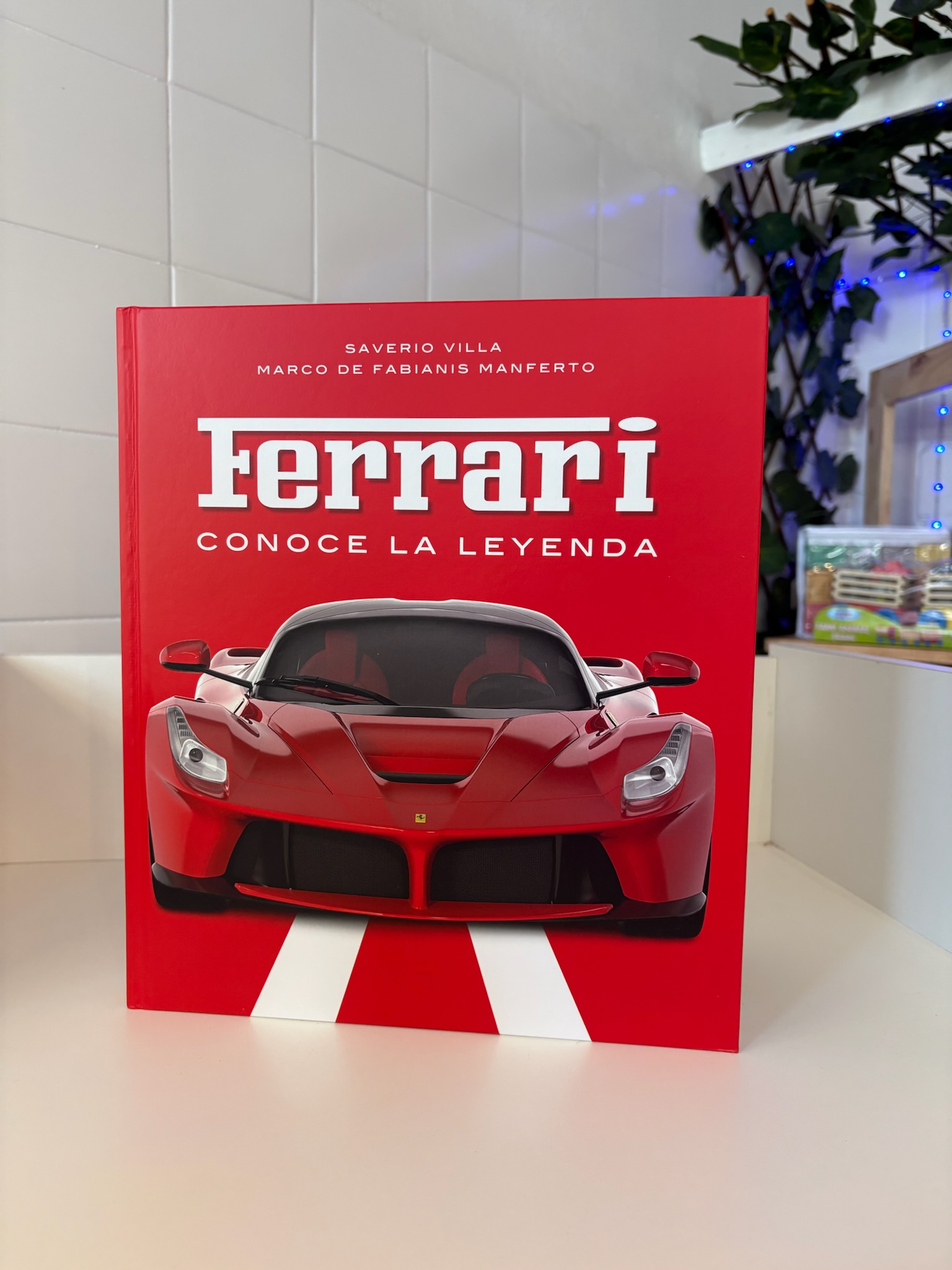 FERRARI Conoce la leyenda - Saverio Villa