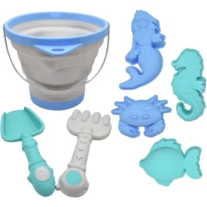 Balde de playa celeste plegable con accesorios.